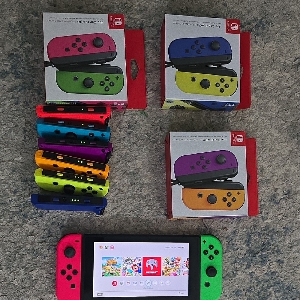 Nintendo Switch Family Bundle - Picture 8 of 16